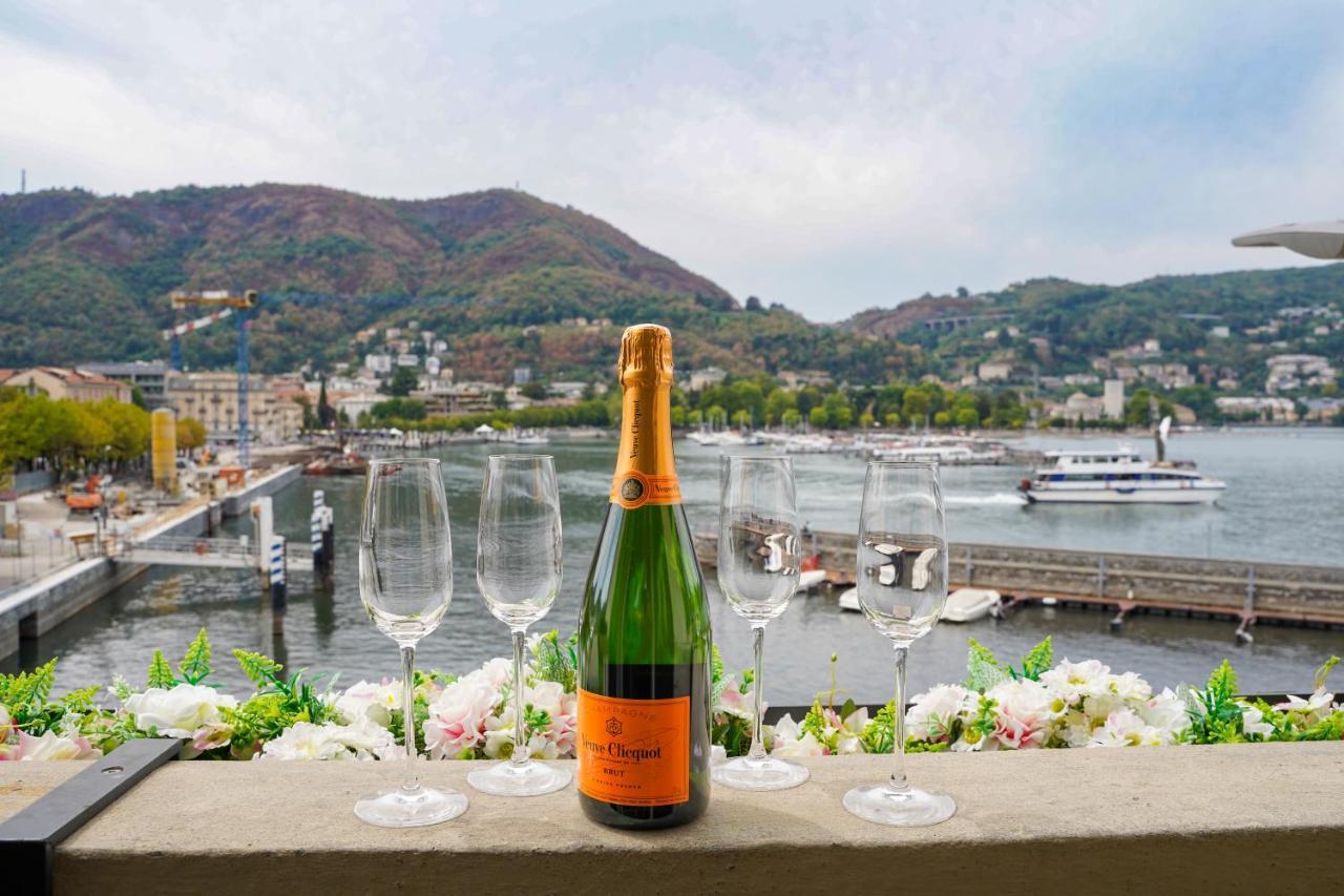 Appartamento Esclusivo Fronte Lago, In Centro A Como Con Garage 外观 照片