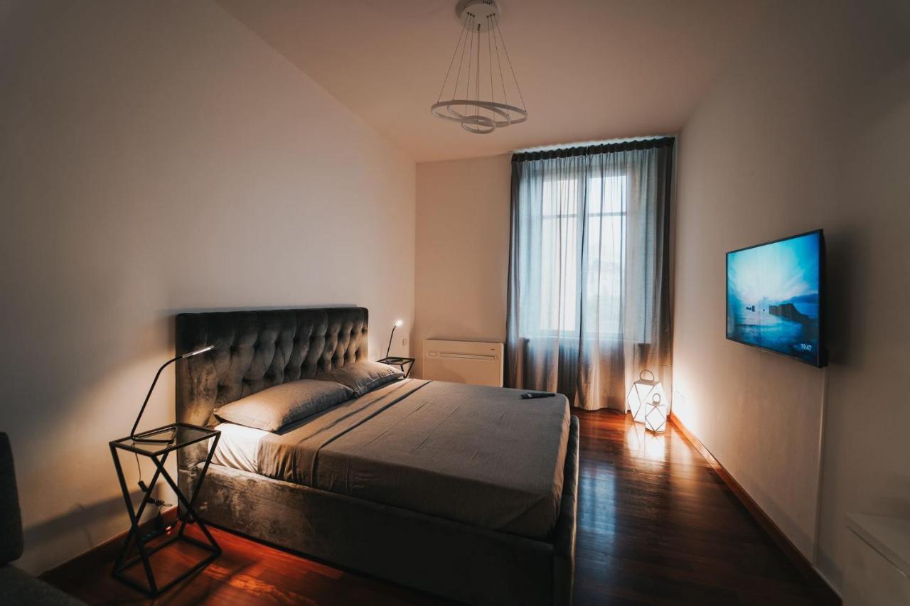 Appartamento Esclusivo Fronte Lago, In Centro A Como Con Garage 外观 照片